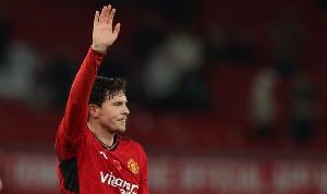 开云-记者：林德洛夫、马兹拉维因家庭事务在中场休息时离开