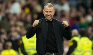 马卡：右后卫+中后卫+前腰，巴萨新赛季阵容仍有三大疑问