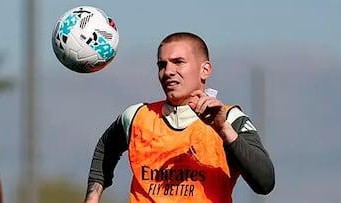 阿斯：马斯坦托诺放弃休息争取首发，他正期待为皇马打入首球