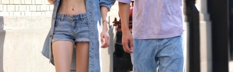 有点小帅！颜鹏更新社媒晒其与女友出街组图：夏天的味道