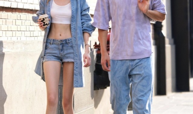 有点小帅！颜鹏更新社媒晒其与女友出街组图：夏天的味道