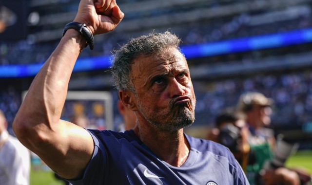 巴黎人报：虽肩锁关节骨折，但恩里克预计仍会现场指挥巴黎的比赛