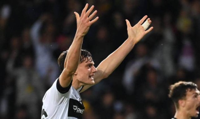 迪马济奥透露利物浦为帕尔马后卫莱昂尼开出3100万欧基础加400万欧浮动报价