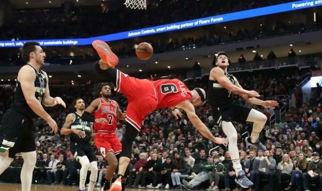 kaiyun sport-公牛主场漫天嘘声送阿伦 小琼斯直言恶犯不是报复